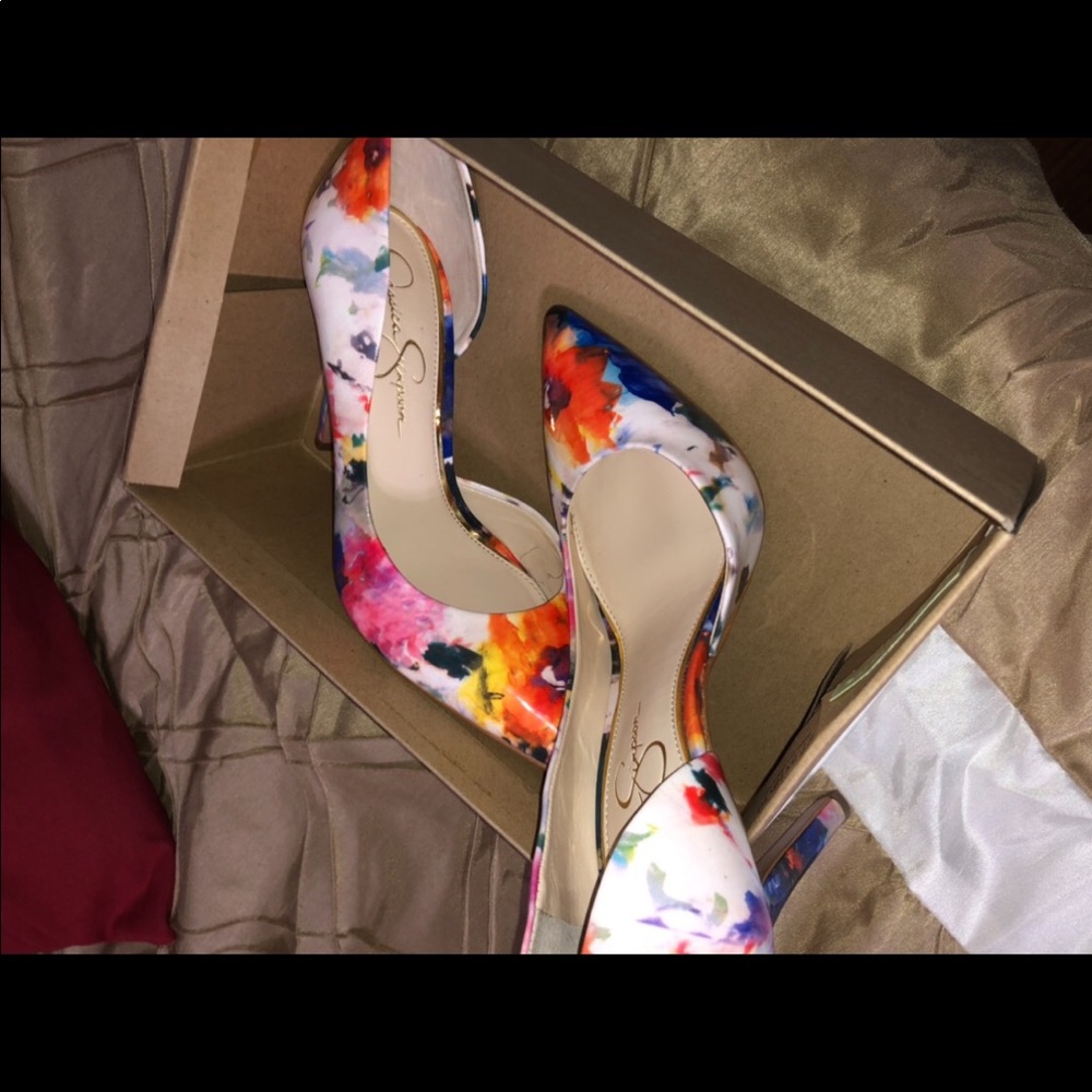 Jessica Simpson‘s heels !! worn only once !!